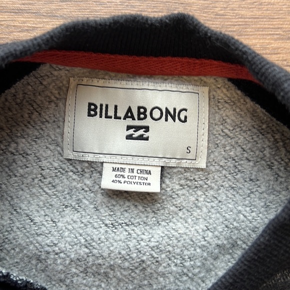 Billabong Crewneck with Pockets - Picture 3 of 7